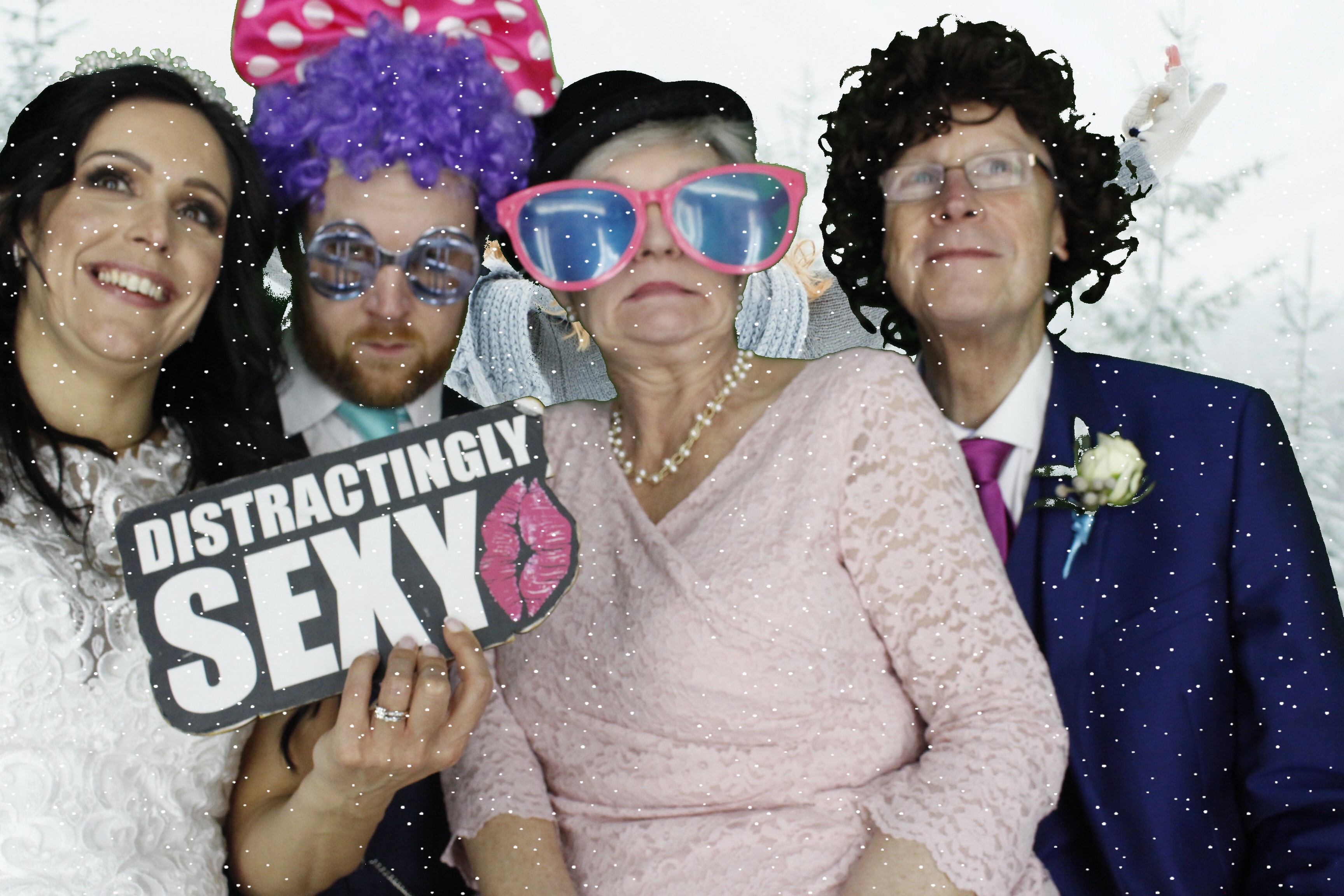 Mr & Mrs Mills | View more photos from the event at gallery.myphotoboothexperience.co.uk/u/MyPhotoBoothExperienceLtd/Mr-Mrs-Mills
